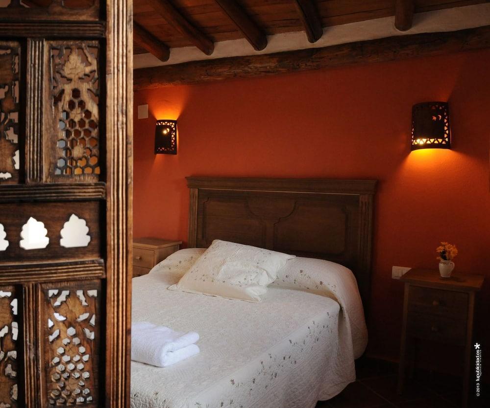 La Molinilla Apartamentos Y Hammam - Adults Only Linares de la Sierra Bagian luar foto